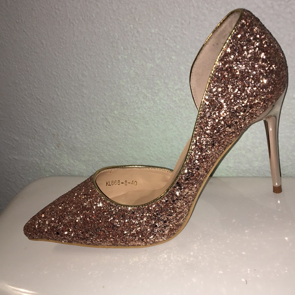 Heels - Picture 3 of 3
